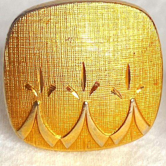 Swank Cufflinks Gold Tone Textured And Engraved Abstract Design Squares - Picture 3 of 7